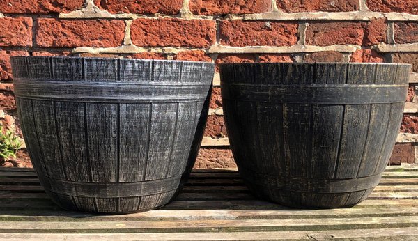 Garden Planters, decorative plant pots and hanging baskets at bargain prices